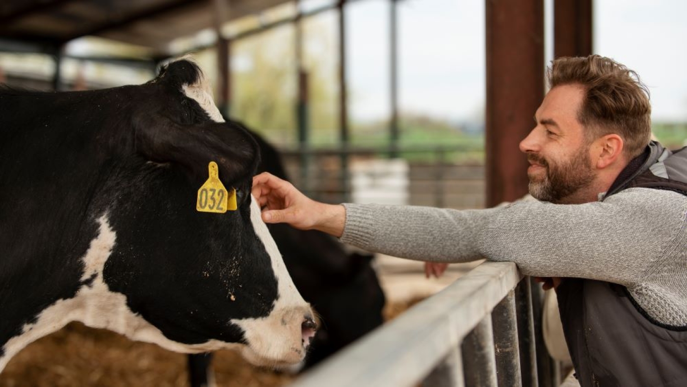 El bienestar animal en la ganadería es un pilar fundamental para la sostenibilidad, la productividad y la ética en la producción agropecuaria.